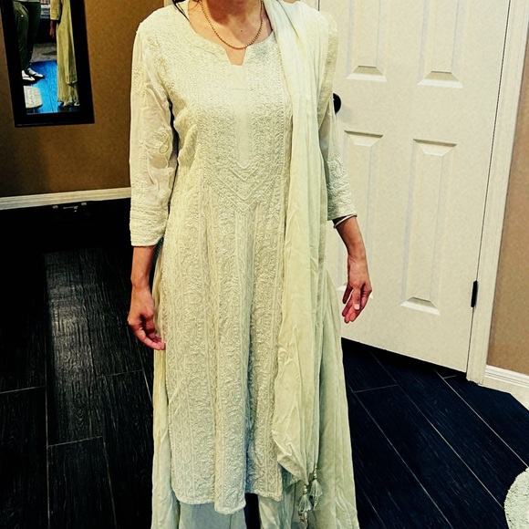 Green Chikankari Dress. Indian Dress with palazzo pants - Picture 2 of 13
